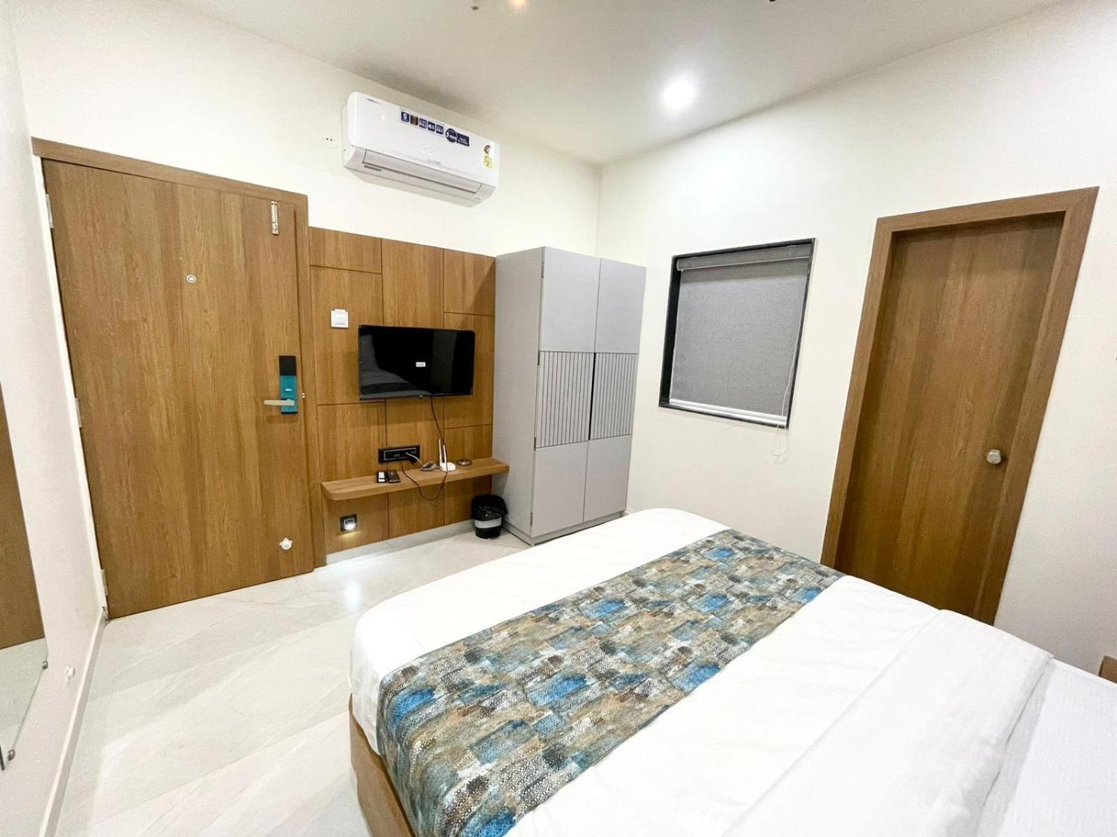 Hotel Royal Elite 라즈콧 외부 사진