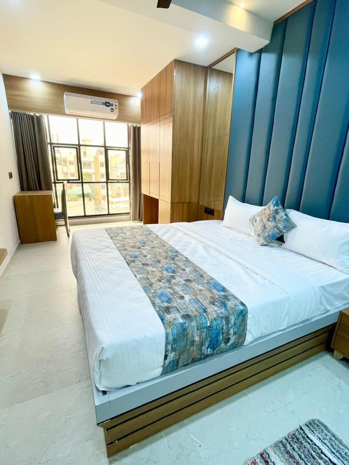 Hotel Royal Elite 라즈콧 외부 사진
